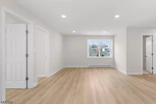 127 Main St, Bloomingdale, NJ 07403 - Photo 3