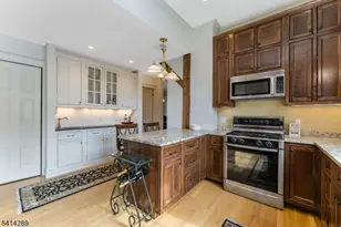 68 W Main St, Clinton, NJ 08809 - Photo 11