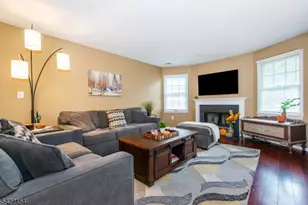 117 Quartz Ln, Paterson, NJ 07501 - Photo 3