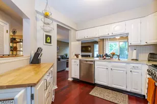 117 Quartz Ln, Paterson, NJ 07501 - Photo 13