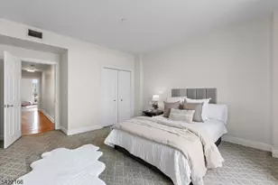 20766 Shearwater Ct, Jersey City, NJ 07305 - Photo 19