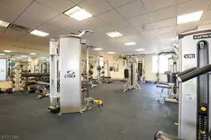 20766 Shearwater Ct, Jersey City, NJ 07305 - Photo 25