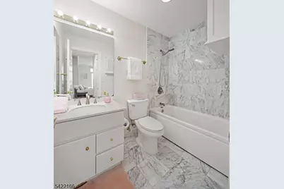 20766 Shearwater Ct #66, Jersey City, NJ 07305 - Photo 15