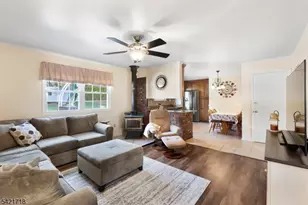 13 Hillside Dr, Clinton, NJ 08809 - Photo 5