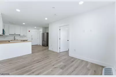 95 Shepherds Ln #B201, Totowa, NJ 07512 - Photo 1