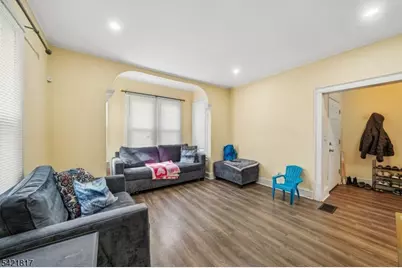 44 State St, East Orange, NJ 07017 - Photo 9