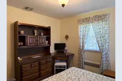 618 Fairway Dr, Union Township, NJ 07083 - Photo 23