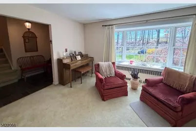 618 Fairway Dr, Union Township, NJ 07083 - Photo 9