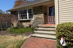 618 Fairway Dr, Union Township, NJ 07083 - Photo 37