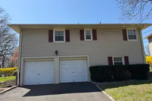 618 Fairway Dr, Union Township, NJ 07083 - Photo 3