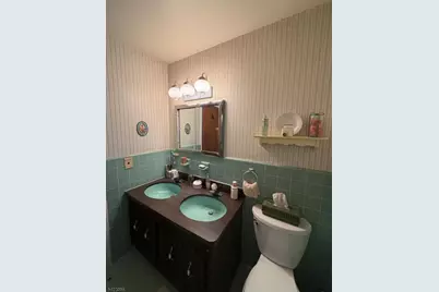 618 Fairway Dr, Union Township, NJ 07083 - Photo 27