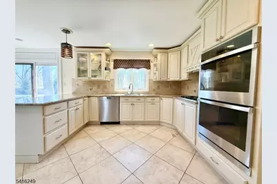 1 Dellmead Dr, Livingston, NJ 07039 - Photo 11