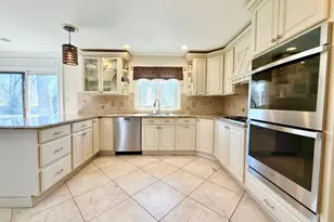 1 Dellmead Dr, Livingston, NJ 07039 - Photo 11