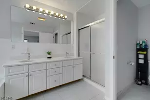 123 N Livingston Ave, Livingston, NJ 07039 - Photo 23