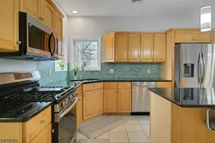 123 N Livingston Ave, Livingston, NJ 07039 - Photo 11