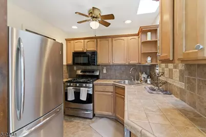 15 Roger Norton Pl, Cranford Township, NJ 07016 - Photo 7