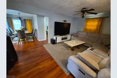 66 Independence Dr, Roselle, NJ 07203 - Photo 5