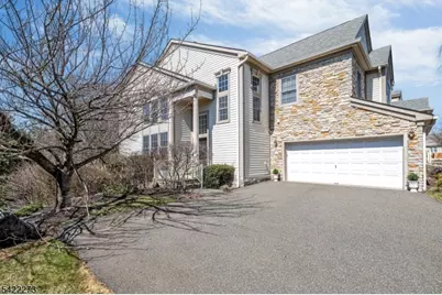 10 Skyview Dr, North Haledon, NJ 07508 - Photo 1