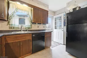 52 Red Twig Trail, Bloomingdale, NJ 07403 - Photo 9