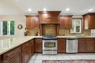 511 Burlington Rd, Freehold Township, NJ 07728 - Photo 15