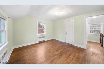 612 Laurel Ave, Roselle Park, NJ 07204 - Photo 5