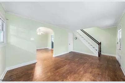 612 Laurel Ave, Roselle Park, NJ 07204 - Photo 11