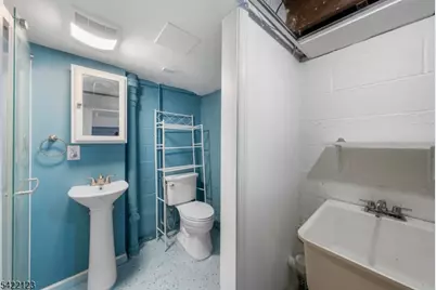 612 Laurel Ave, Roselle Park, NJ 07204 - Photo 17