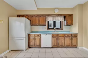 118 Lexington Ave, Bloomfield Twp., NJ 07003 - Photo 13