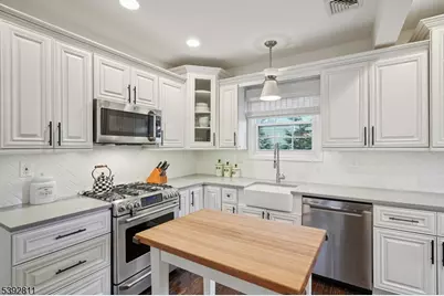 275 Woodland Ave, Summit, NJ 07901 - Photo 9