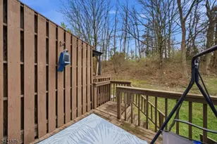 28 Village Dr, Hamburg, NJ 07419 - Photo 27