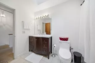 28 Village Dr, Hamburg, NJ 07419 - Photo 19