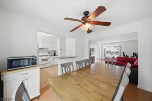 28 Village Dr, Hamburg, NJ 07419 - Photo 9