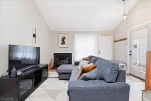 322 Greenbriar-, Union Township, NJ 07083 - Photo 5