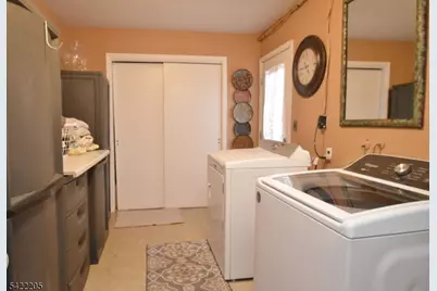 29 Hugenot St, East Hanover Township, NJ 07936 - Photo 17