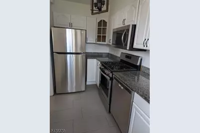 2B Parkway Village #2B, Cranford Township, NJ 07016 - Photo 5