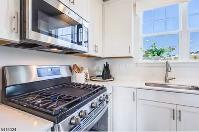 79 Eastwood Ter #79, East Hanover Township, NJ 07936 - Photo 9