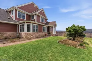 19 Rockhall Ct, Hardyston Township, NJ 07419 - Photo 3