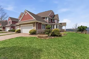 19 Rockhall Ct, Hardyston Township, NJ 07419 - Photo 1