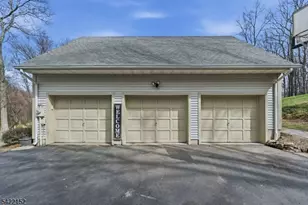 10 Acorn Dr, Washington Township, NJ 07853 - Photo 35