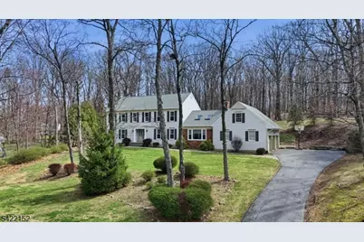 10 Acorn Dr, Washington Township, NJ 07853 - Photo 3