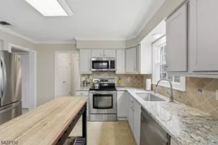 10 Acorn Dr, Washington Township, NJ 07853 - Photo 13