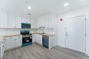 95 Shepherds Ln, Totowa, NJ 07512 - Photo 3