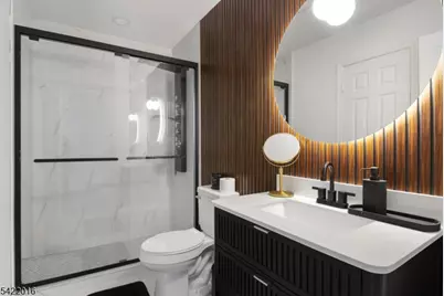 300 Gorge Rd #36, Cliffside Park, NJ 07010 - Photo 9