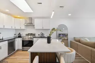 300 Gorge Rd, Cliffside Park, NJ 07010 - Photo 5