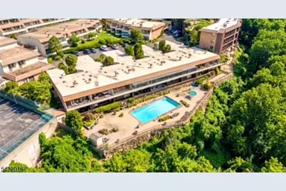 300 Gorge Rd #36, Cliffside Park, NJ 07010 - Photo 19