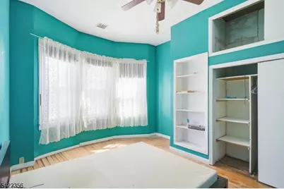 538 Jefferson St, Carlstadt, NJ 07072 - Photo 9