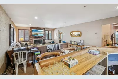 845 Rifle Camp Rd, Woodland Park, NJ 07424 - Photo 17