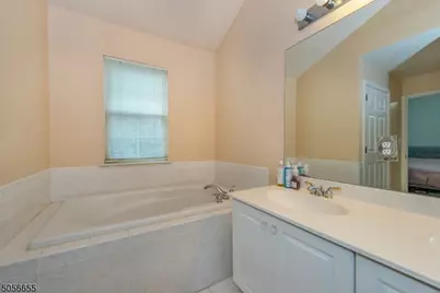 81 Dorchester Dr, Bernards Township, NJ 07920 - Photo 11