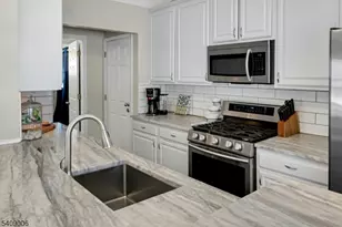 3 Redmans Dr, Jefferson Township, NJ 07438 - Photo 15