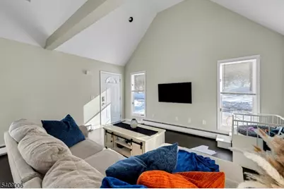 3 Redmans Dr, Jefferson Township, NJ 07438 - Photo 5